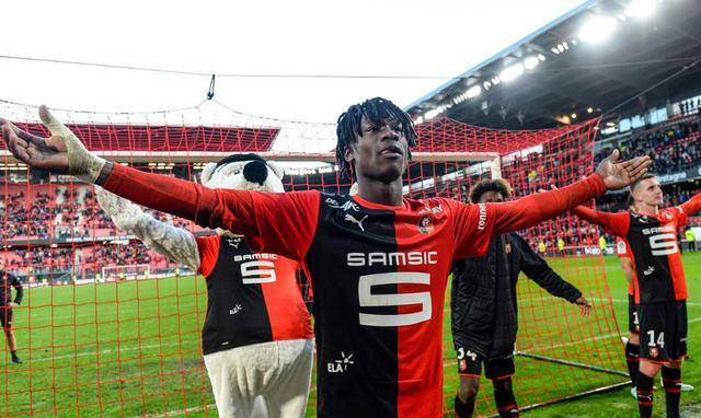  巴黎圣日耳曼客场大胜，法甲卫冕之路势不可挡