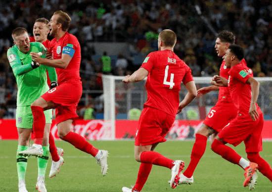  兰斯门将神勇发挥零封对手拿下关键分