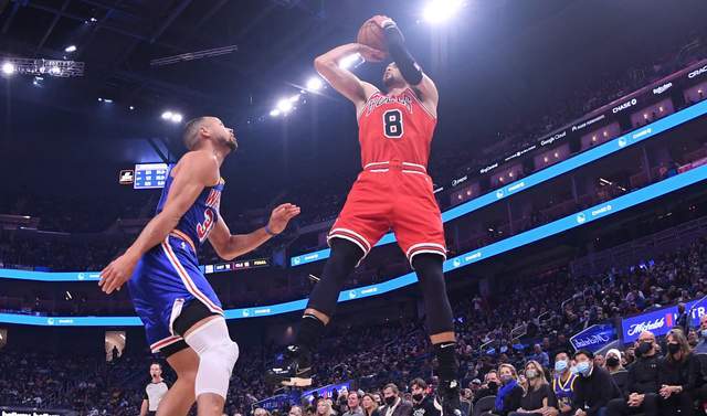  拉文压哨跳投公牛惊险战胜鹈鹕队